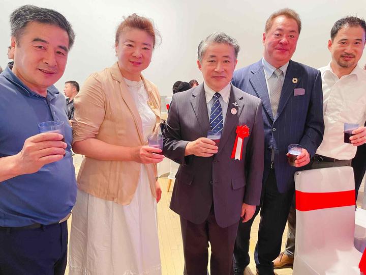 【环球华商报·快讯】西日本华侨华人联合会成立五周年 大连籍旅日同胞向薛剑总领事汇报家乡发展