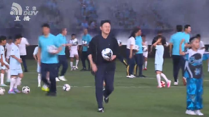 【环球华商报·快讯】西日本华侨华人联合会成立五周年 大连籍旅日同胞向薛剑总领事汇报家乡发展