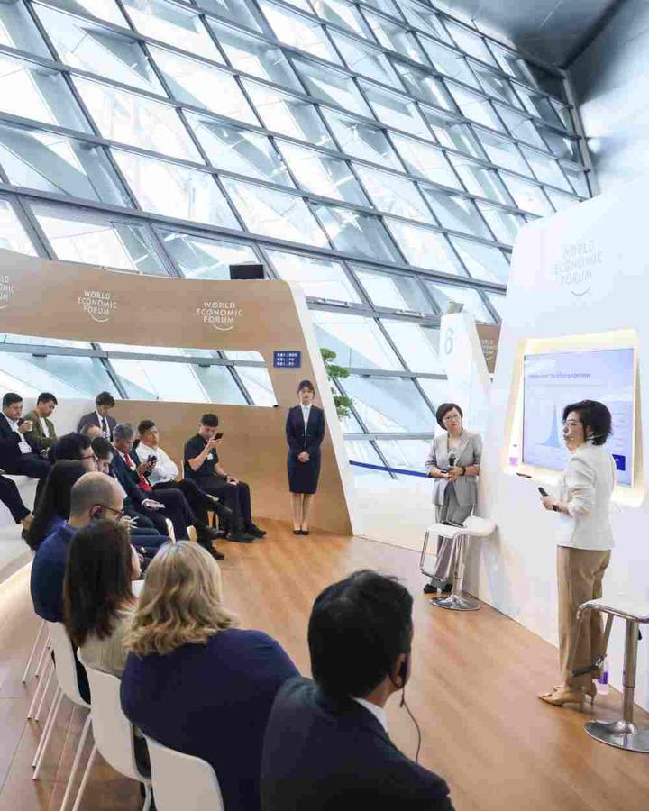 【鹤霖新观察】立足夏季达沃斯 浅谈 “北方香港”大连与香港的“连港多元链接”新课题
