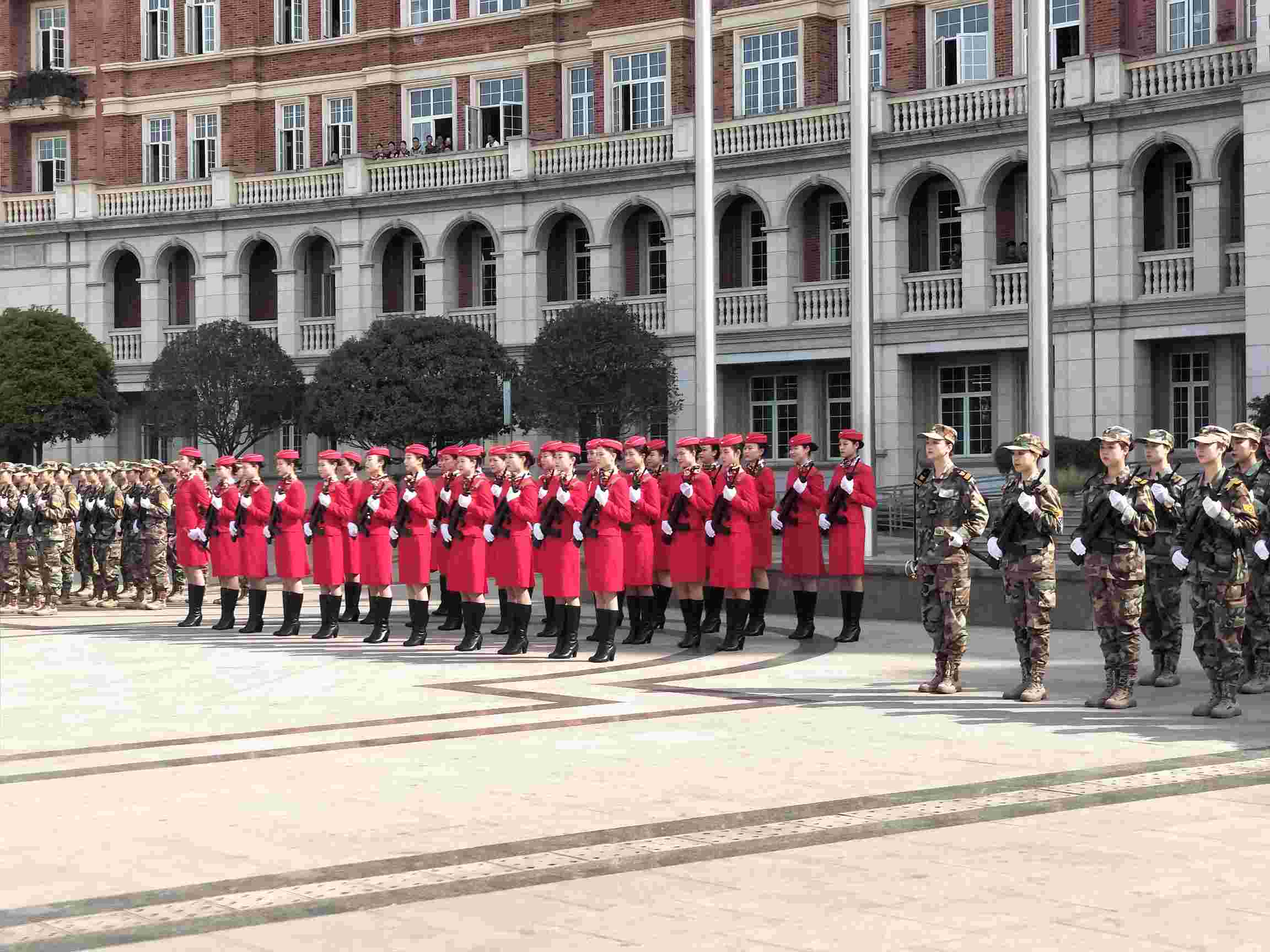 西南航空学院校服图片